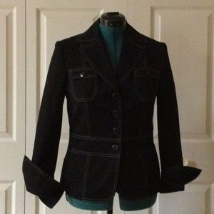 Classic Fitted Cotton Jacket with Great Tailoring